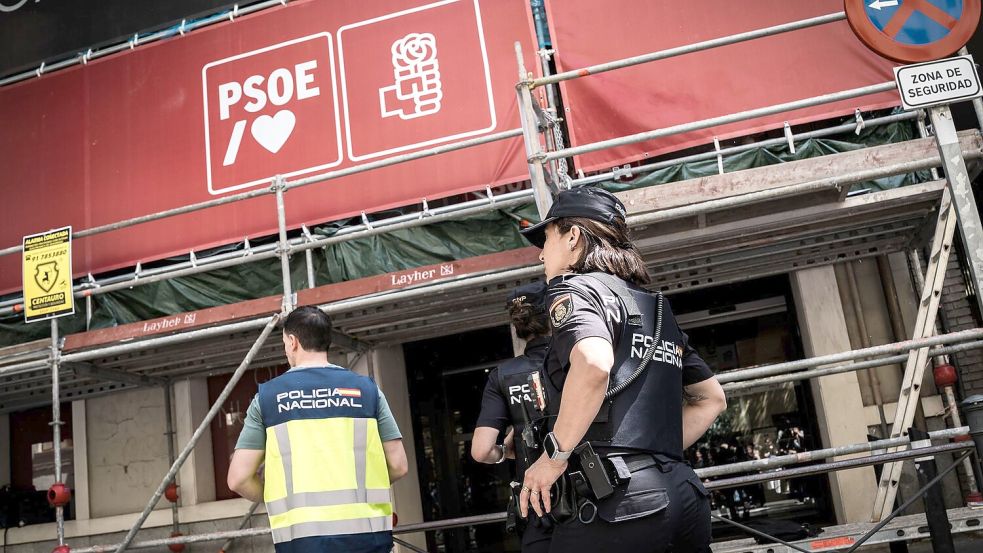 Sánchez weist Forderungen nach einer Neuwahl des Parlaments energisch zurück. Foto: Diego Radamés/EUROPA PRESS/dpa