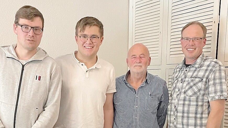 Der Vorstand des neu gegründeten FDP-Ortsverbands für die Gemeinden Südbrookmerland, Brookmerland und Hinte: Jannes Goldenstein-Schwitters (von links), Joel Günther, Abbo Schön und Heiko Poppinga. Foto: privat