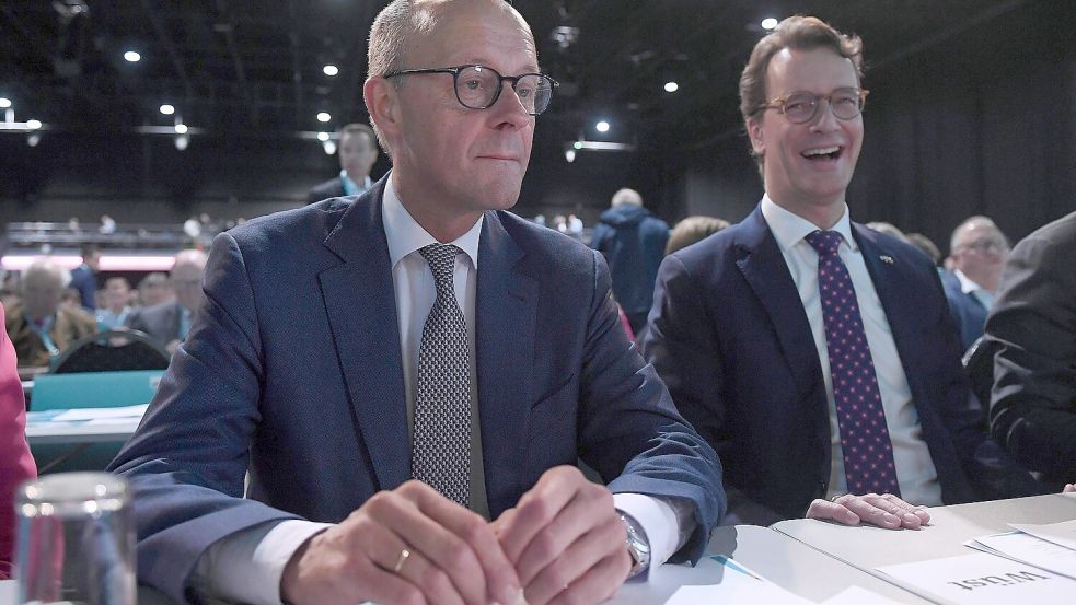 Auch das noch: In Berlin wird über einen möglichen Kanzlertausch getuschelt. Hendrik Wüst könnte Friedrich Merz ersetzen. Realistisch ist das derzeit nicht. Foto: imago/Revierfoto