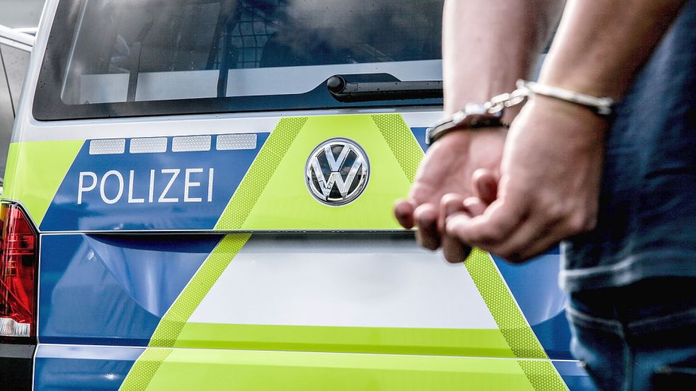 Nach einer Schussabgabe an der Bremerhavener Heerstraße hat die Polizei in Burglesum einen 33-jährigen Tatverdächtigen festgenommen. Foto: imago images / Fotostand / K. Schmitt