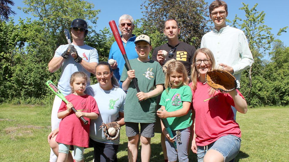 Die Freikirchler aus Aurich freeuen sich auf das 18. Baseball-Camp. Es findet im Juli auf dem Mehrzweckgelände in Tannenhausen statt.Foto: Marco Lindenbeck