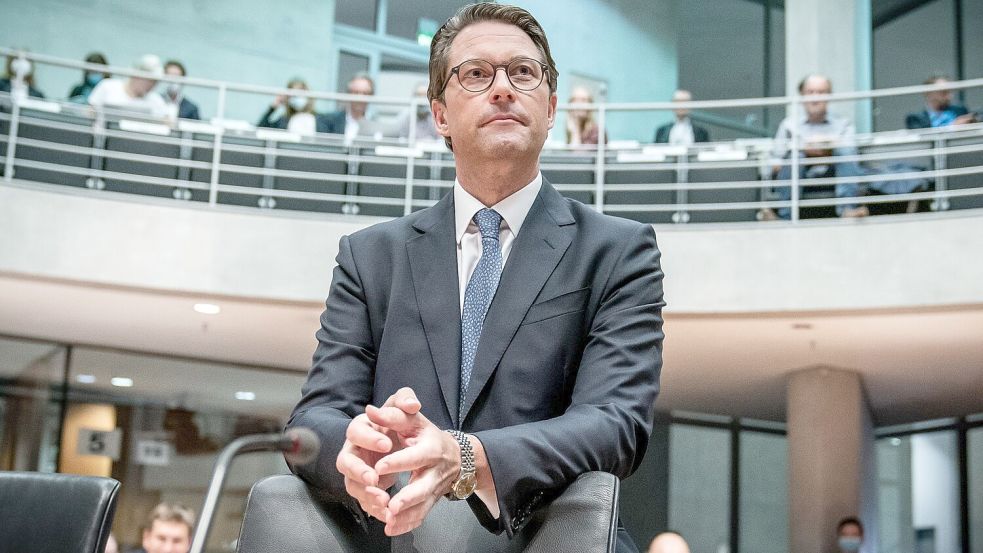 Das Landgericht Berlin hat die Anklage gegen den ehemaligen Bundesverkehrsminister Andreas Scheuer zugelassen. (Archivbild) Foto: Michael Kappeler