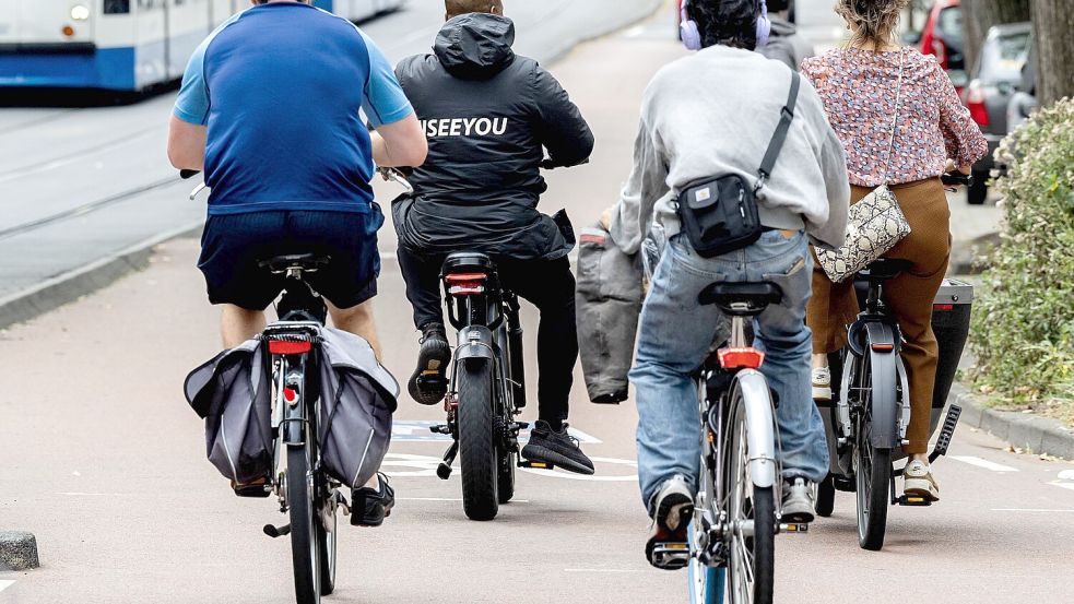 Immer schnellere Räder machen den Verkehr in Amsterdam zunehmend gefährlich. Foto: IMAGO/ANP