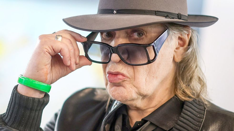 Lindenberg wird im Krankenhaus behandelt, laut dem Künstler ist es jedoch nichts ernstes. (Archivbild) Foto: Christoph Reichwein