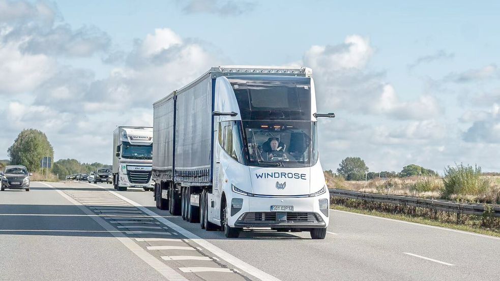 Testfahrt in Dänemark: Der Gründer des E-Lkw-Startups Windrose, Han Wen, berichtet, dass der Iran-Krieg die Nachfrage bereits angekurbelt habe. Foto: IMAGO/Xinhua
