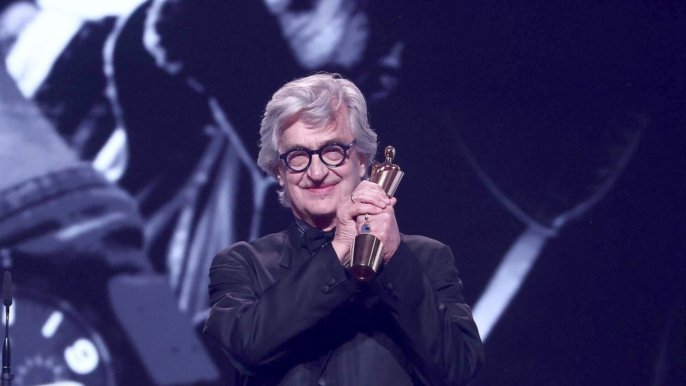 Wim Wenders wurde mit dem Ehrenpreis ausgezeichnet. Foto: Christoph Soeder/dpa