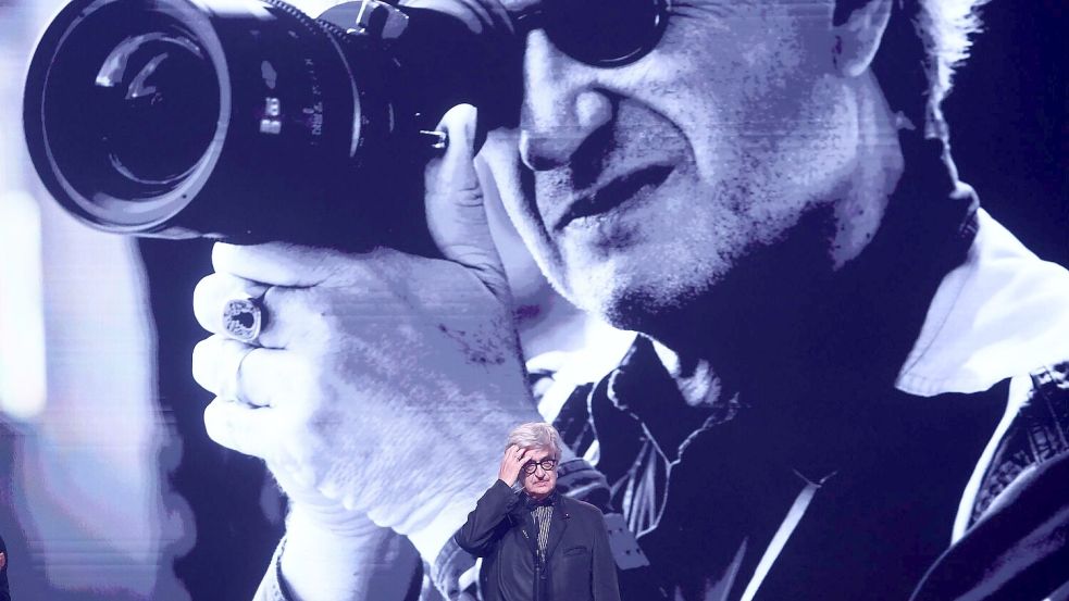 Wim Wenders wurde mit dem Ehrenpreis ausgezeichnet. Foto: Christoph Soeder/dpa