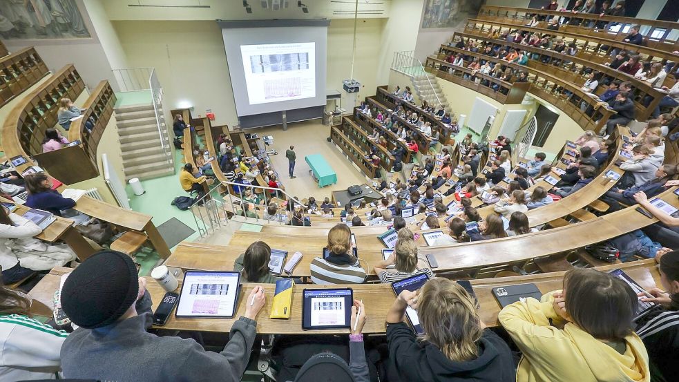 Forschungsministerin Bär (CSU) sieht die Reformpläne in den Regierungsfraktionen nicht mehr unterstützt. (Symbolbild) Foto: Jan Woitas