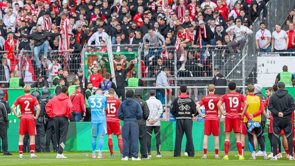 Der Abstieg kam für die Fans und den Verein sehr überraschend. Fortuna Düsseldorf spielt in der neuen Saison in der 3. Liga. Foto: IMAGO/Zink