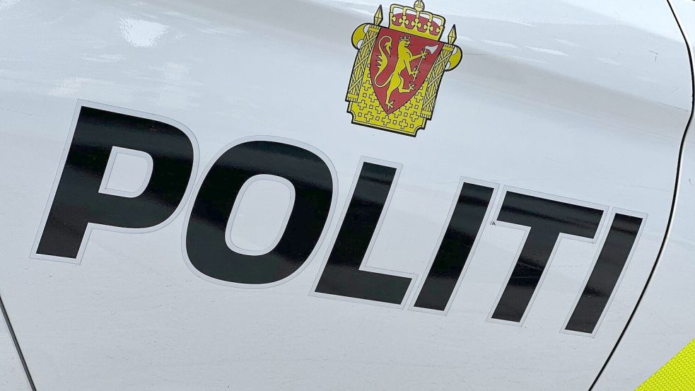 Die drei Männer starben nach Polizeiangaben noch an der Unfallstelle. (Symbolbild) Foto: Steffen Trumpf/dpa