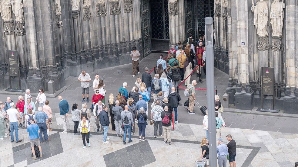 Für den Eintritt brauchen Dom-Besucher künftig Tickets. Foto: Benjamin Westhoff