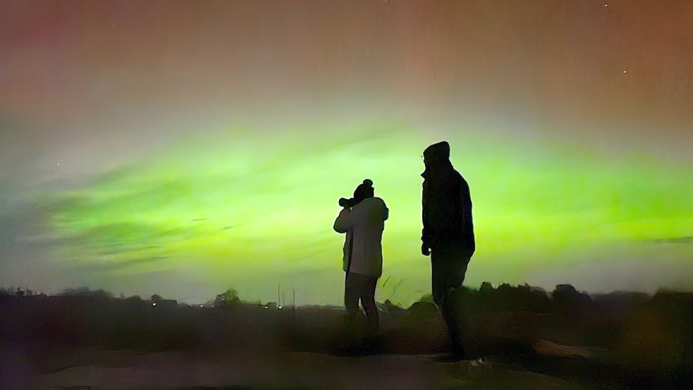 Januar Mit dem Foto „Fotografieren im Schein des Polarlichtes“ geht der Titel an Werner Janßen aus Aurich.