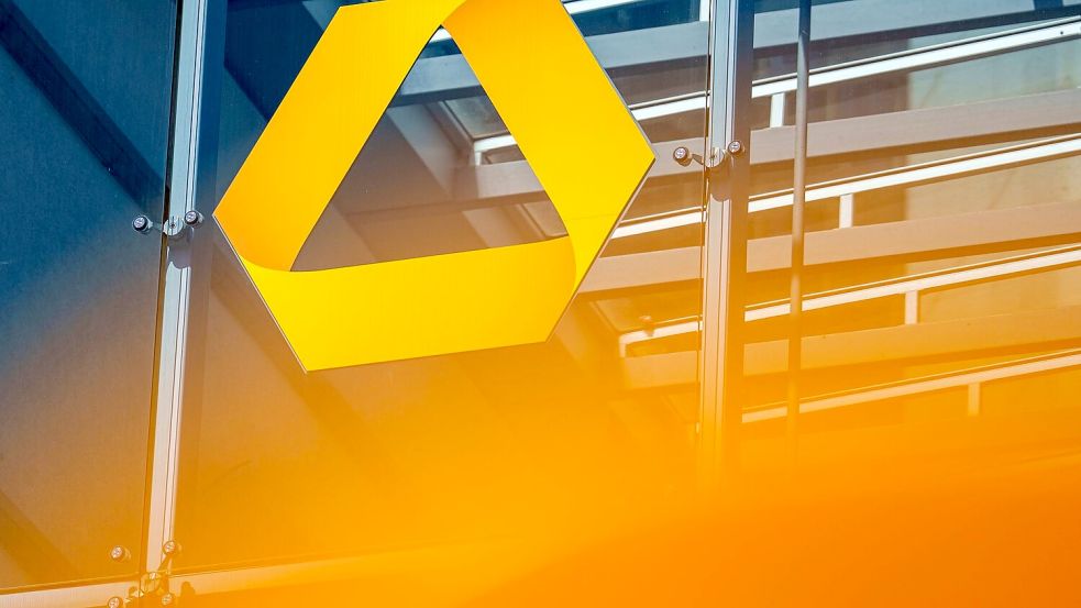 Seit dem Einstieg der Unicredit im September 2024 wehrt sich die Commerzbank gegen eine Übernahme durch die Italiener. (Archivbild) Foto: Andreas Arnold
