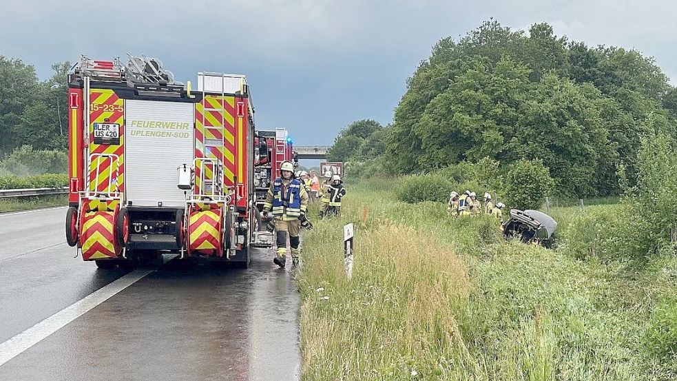 Die Feuerwehren Uplengen-Mitte und Uplengen-Süd waren auf der A 28 im Einsatz. Foto: Feuerwehr