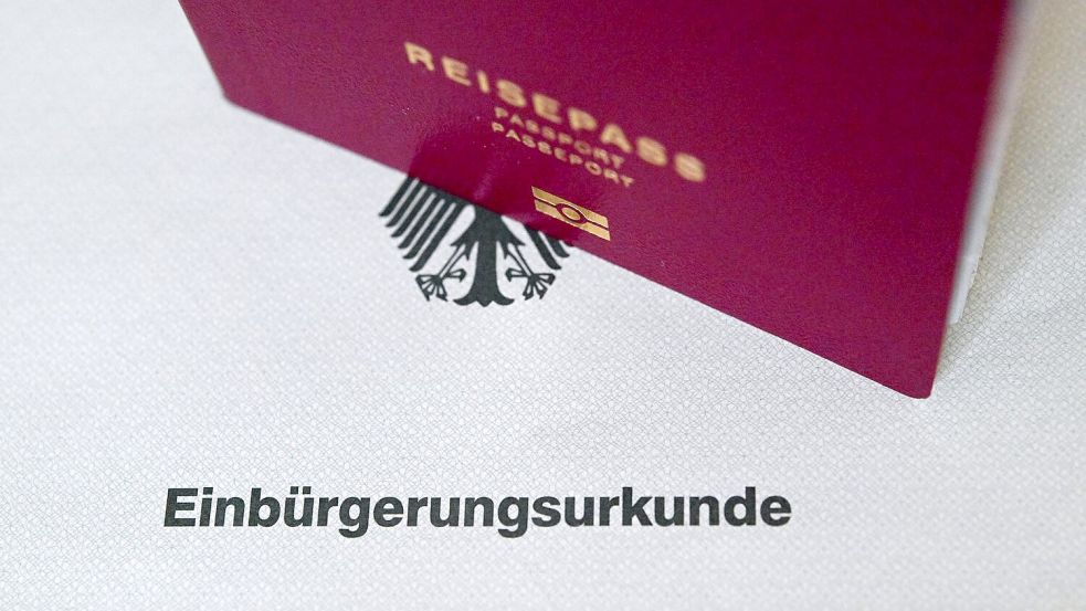 Rund 332.500 Ausländerinnen und Ausländer haben im letzten Jahr die deutsche Staatsangehörigkeit erworben. (Symbolbild) Foto: Marijan Murat