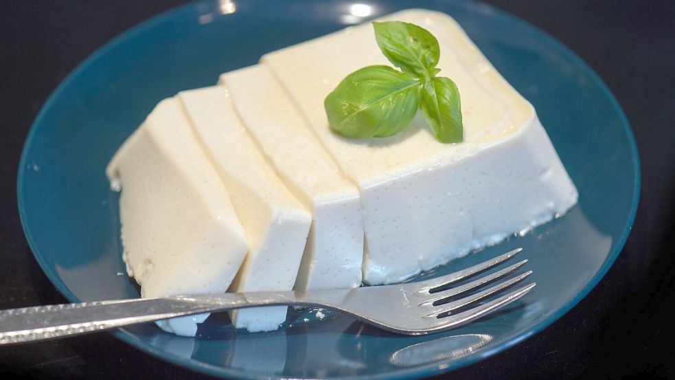 Die Grundzutat für Tofu ist die Sojabohne. (Symbolbild) Foto: Arno Burgi