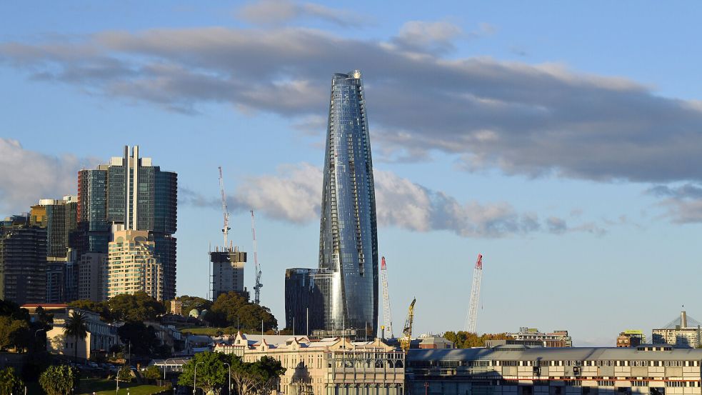 Ragt imposant in die Höhe: der Crown-Tower in Sydney. Alex Birkenstock, Erbe der deutschen Kultschuhmarke, soll hier eine Wohnung für 51,5 Millionen australische Dollar (31 Millionen Euro) gekauft haben. Foto: IMAGO / AAP