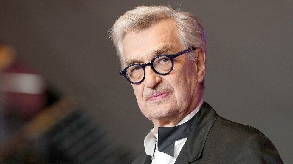 Regisseur Wim Wenders meldet sich in der Debatte zu Wort. (Archivbild) Foto: Soeren Stache/dpa