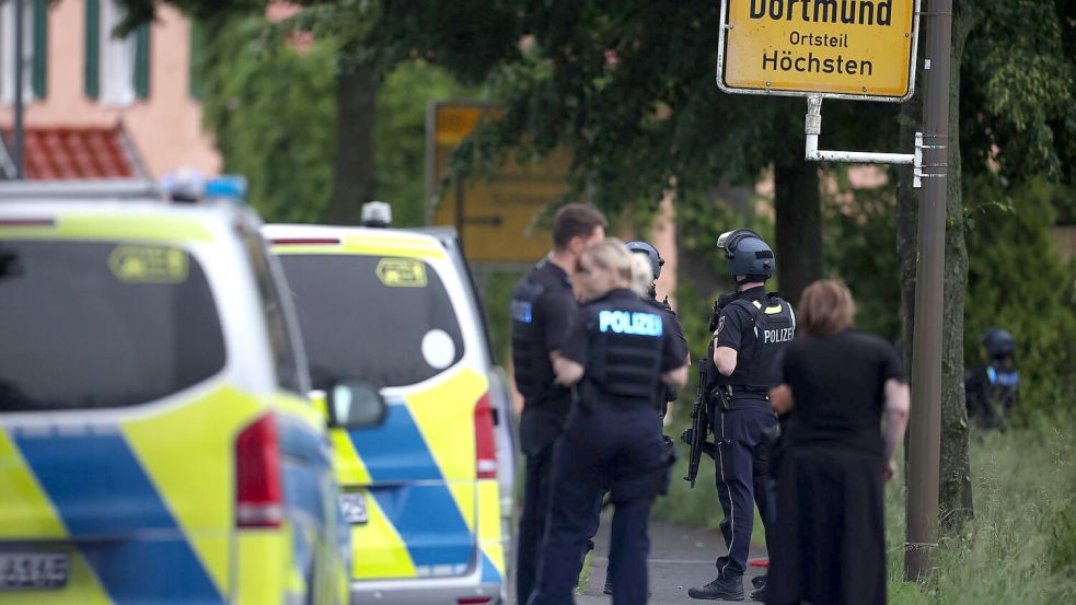 Der Einsatz dauerte mehrere Stunden. Foto: Christoph Reichwein/dpa