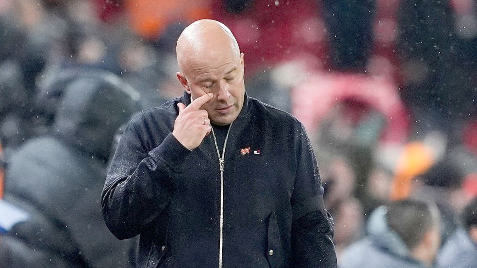 Kein glückliches Händchen: Hinter Liverpools Ex-Coach Arne Slot liegt eine enttäuschende Saison. (Archivbild) Foto: Peter Byrne