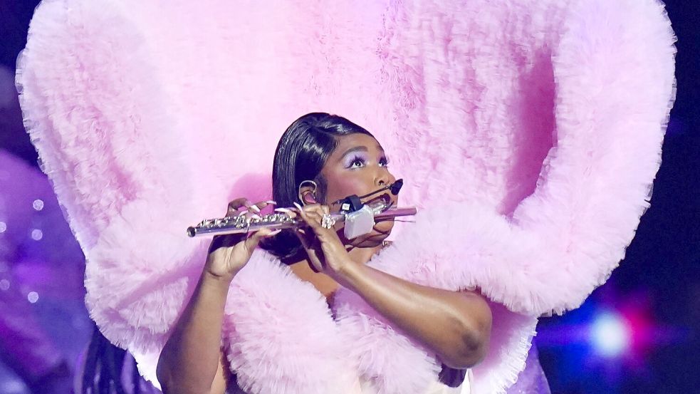 Die US-amerikanische Sängerin Lizzo bei einem Auftritt. (Archivbild) Foto: Ian West