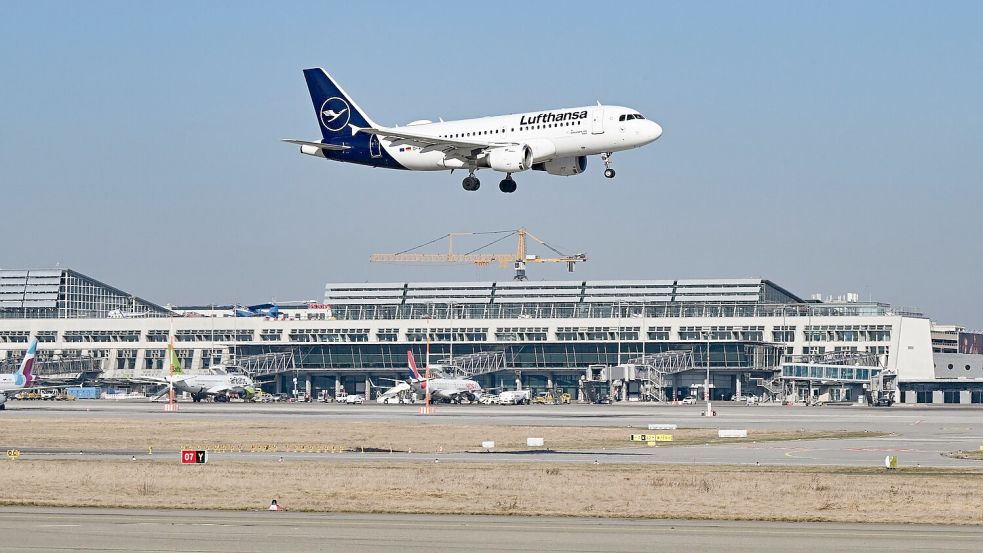 Eine Lufthansa-Maschine musste in Stuttgart zwischenlanden. (Archivbild) Foto: Bernd Weißbrod
