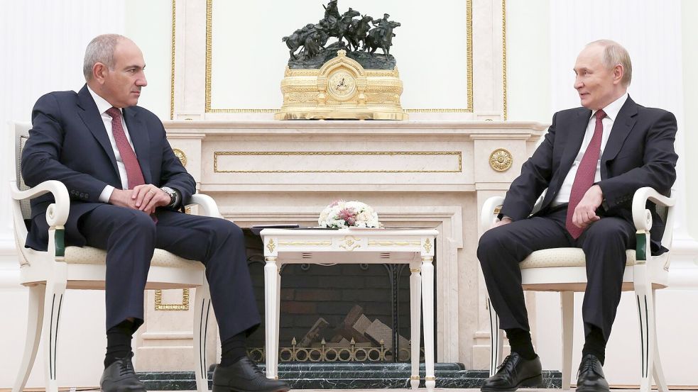 Die Wahl dürfte auch über Russlands weiteren Einfluss auf das Land im Südkaukasus entscheiden. (Archivbild) Foto: Ramil Sitdikov/Pool Reuters/dpa