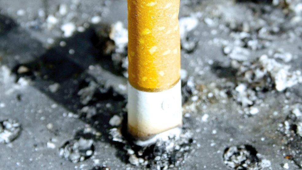 Ein Neunjähriger wurde von einem Zigarettenstummel getroffen. Symbolfoto: Pixabay