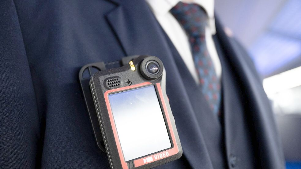 Die Bodycams der Bahn-Beschäftigten zeichnen nur Bildmaterial auf. Die Bahn hofft, dass die gesetzlichen Voraussetzungen auch für eine Tonaufzeichnung geschaffen werden. Foto: Florian Wiegand