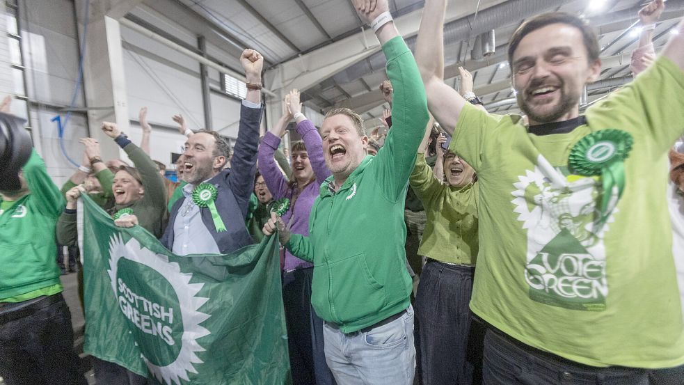 Bei der Parlamentswahl in Schottland freuten sich die Partei der Grünen über ihren Erfolg. Foto: IMAGO/News Licensing