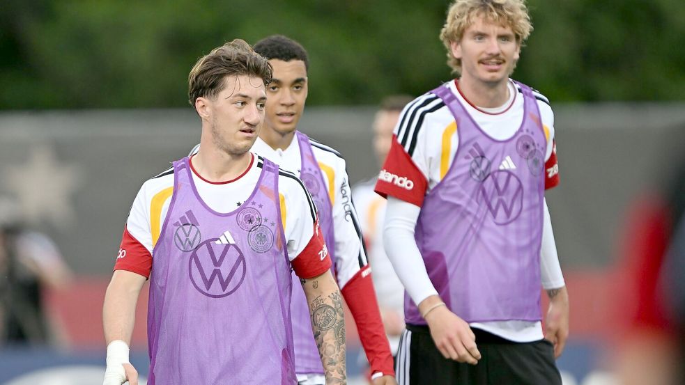Nick Woltemade (r.) ist in der Nationalmannschaft nicht mehr in der Startelf gesetzt. Foto: Federico Gambarini