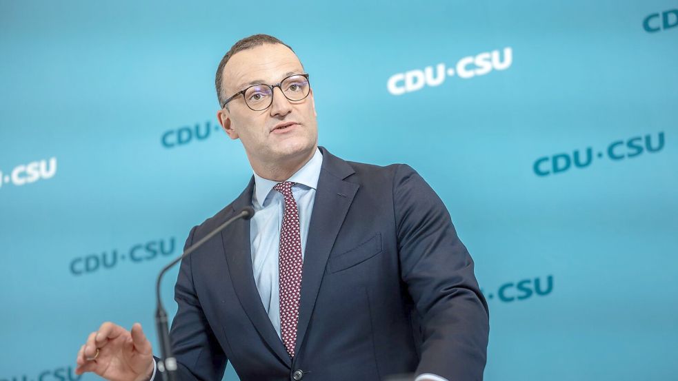 Unionfraktionschef Jens Spahn (CDU) hat sich den Juli für Reformen freigehalten. Foto: Michael Kappeler/dpa