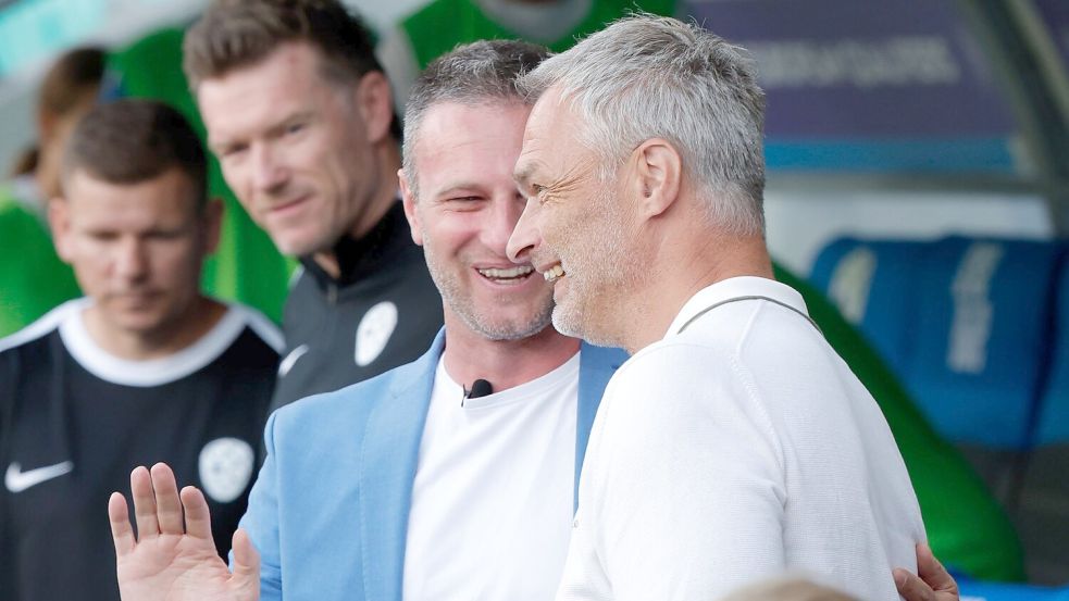 Schöne Bescherung: Bundestrainer Christian Wück (r) erhält zum 53. Geburtstag einen Auswärtssieg. Foto: Ales Fevzer