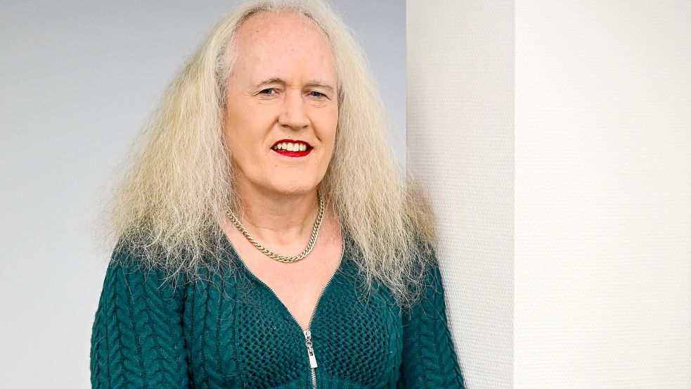 Stéphanie Hochsprung ist 58 Jahre alt, lebt seit 2011 in Uetersen und seit 2013 als Frau. Foto: Patrick Sun