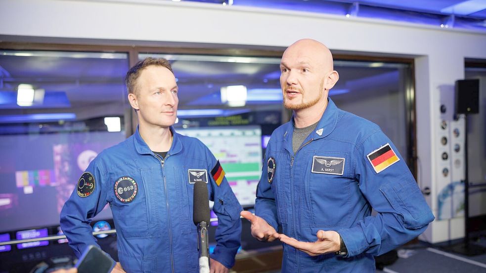 Die beiden deutschen Esa-Astronauten Alexander Gerst und Matthias Maurer (links) hatten mehrfach betont, gern zum Mond fliegen zu wollen. (Archivbild) Foto: Matthias Balk