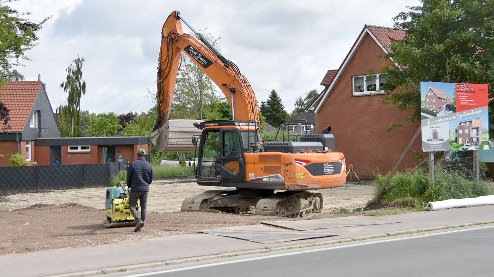 Das Baufeld ist vorbereitet. Die Hochbauarbeiten für das geplante Mehrparteienhaus an der Kirchstraße in Marienhafe können beginnen. Foto: Thomas Dirks