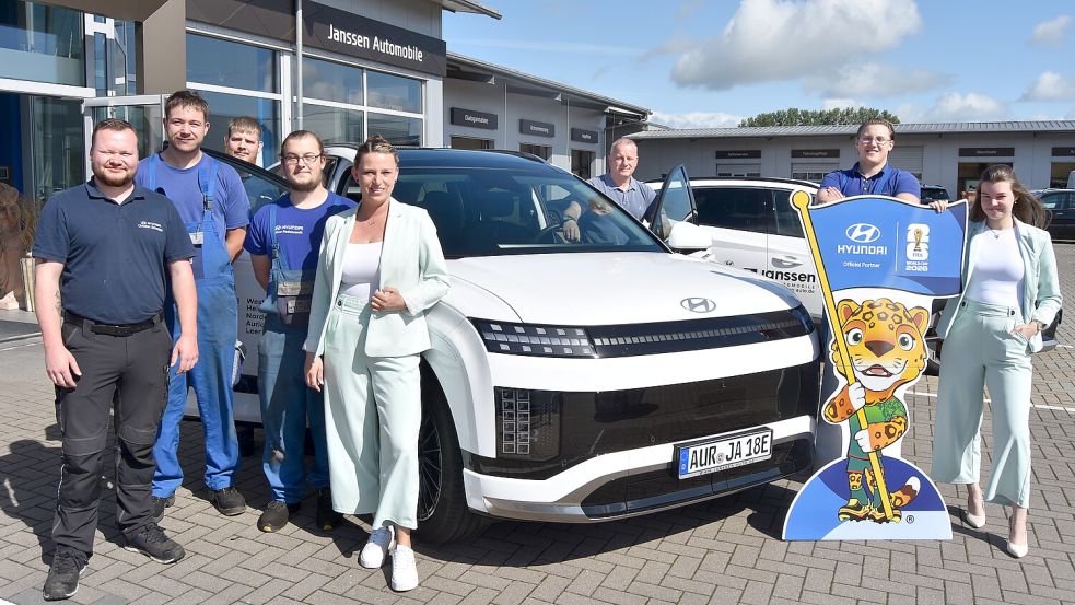 Das Hyundai-Team von Janssen Automobile in Leer freut sich, die sportlichen N-Line-Modelle vorstellen zu dürfen. Foto: Uwe Prins