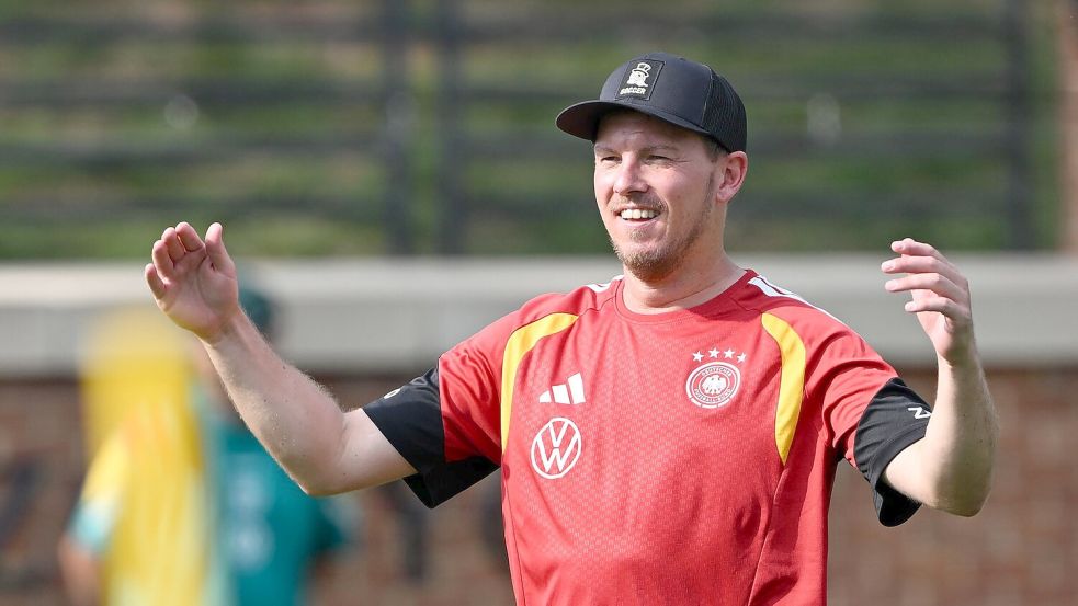 Julian Nagelsmann geht bei seiner WM-Premiere personell ins Risiko. Foto: Federico Gambarini