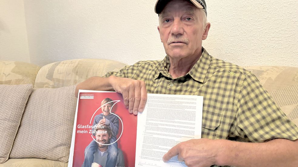 Siebelt Janssen hat seinen Vertrag mit Vodafone am 27. September 2019 unterschrieben. Seitdem wartet er auf die Fertigstellung und Freischaltung. Foto: Aiko Recke
