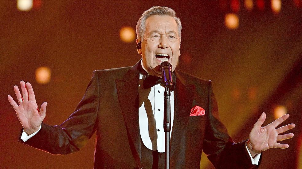 Sänger Roland Kaiser tritt am 21. Juni 2026 in Tannenhausen auf und zieht Tausende Besucher an. Foto: DPA
