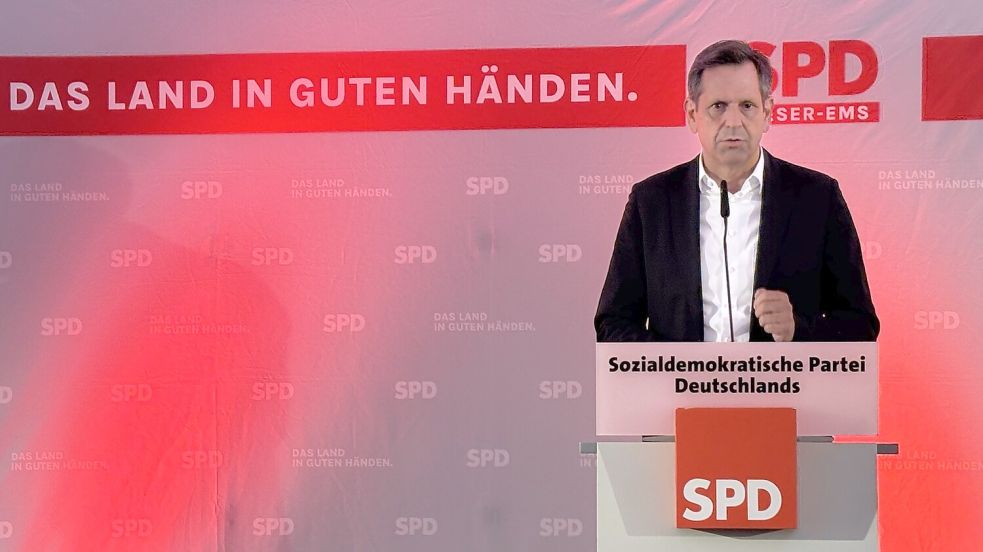 Niedersachsens Ministerpräsident Olaf Lies sprach vor den SPD-Genossen in der Alten Schmiede in Middels. Foto: Rebecca Kresse