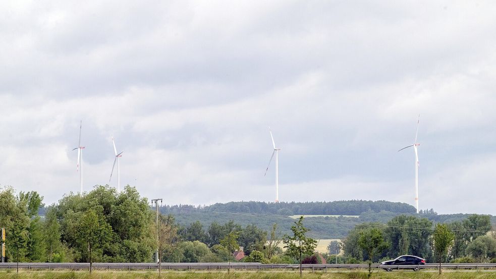 Zum Wochenstart dürfte es vielerorts wolkig am Himmel bleiben. Foto: Pia Bayer/dpa