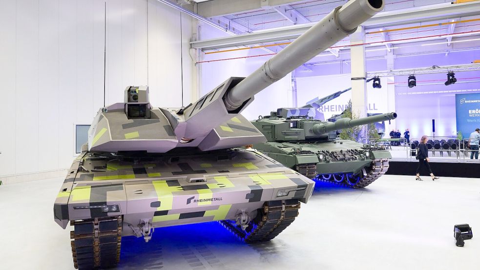 Rheinmetall-Panzer bei einer firmeneigenen Show im Werk in Unterlüß, vorne der Panther-Kampfpanzer. Der dürfte auch auf der Eurosatory zu sehen sein. (Archivbild) Foto: Julian Stratenschulte