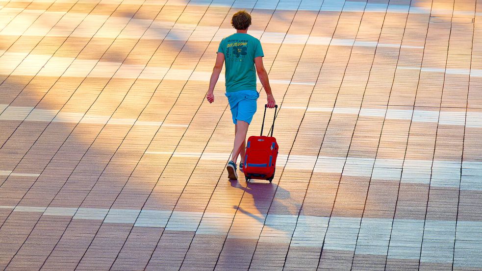 Hauptsache weg? Im Jahr 2025 sind 288.579 Deutsche ins Ausland gezogen. Foto: IMAGO/Rolf Poss