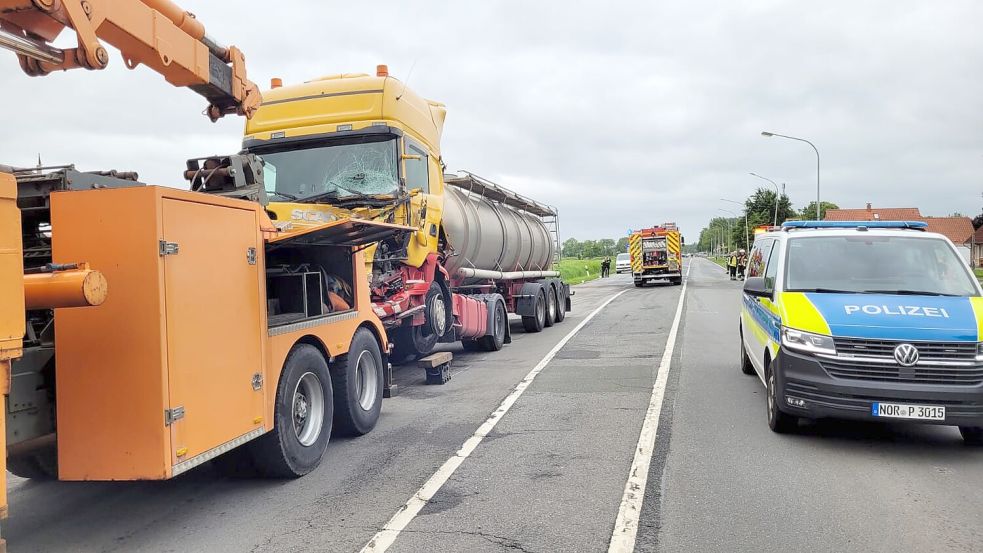 Bei einem schweren Unfall in Loppersum ist ein Mann verstorben. Foto: Heinz Wagenaar