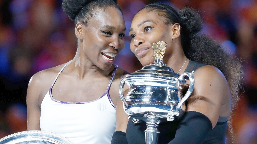 Die Schwestern bekommen eine Wildcard für Wimbledon. (Archivbild) Foto: Dita Alangkara/AP/dpa