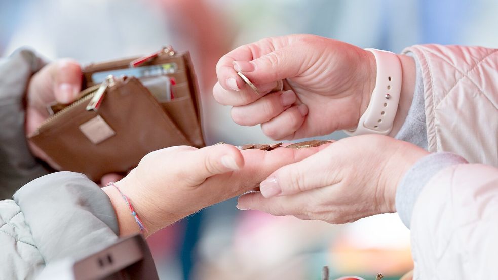 Bargeld ist nach wie vor das mit Abstand am häufigsten genutzte Zahlungsmittel in Deutschland, doch seit Jahren sinkt der Anteil. (Symbolbild) Foto: Sebastian Kahnert