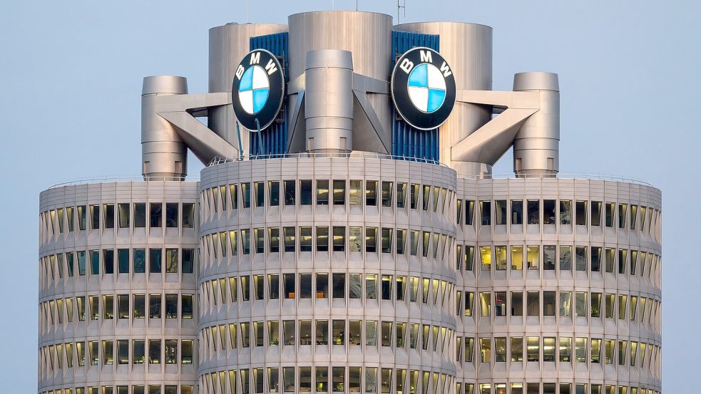 Lange kam BMW robuster als andere durch die Krise - jetzt erwischt es auch die Münchner. (Archivbild) Foto: Peter Kneffel/dpa