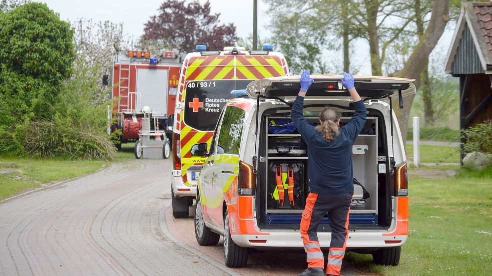 Zahlreiche Einsatzkräfte waren am Dienstag in Grotegaste im Einsatz. Foto: Holger Weers
