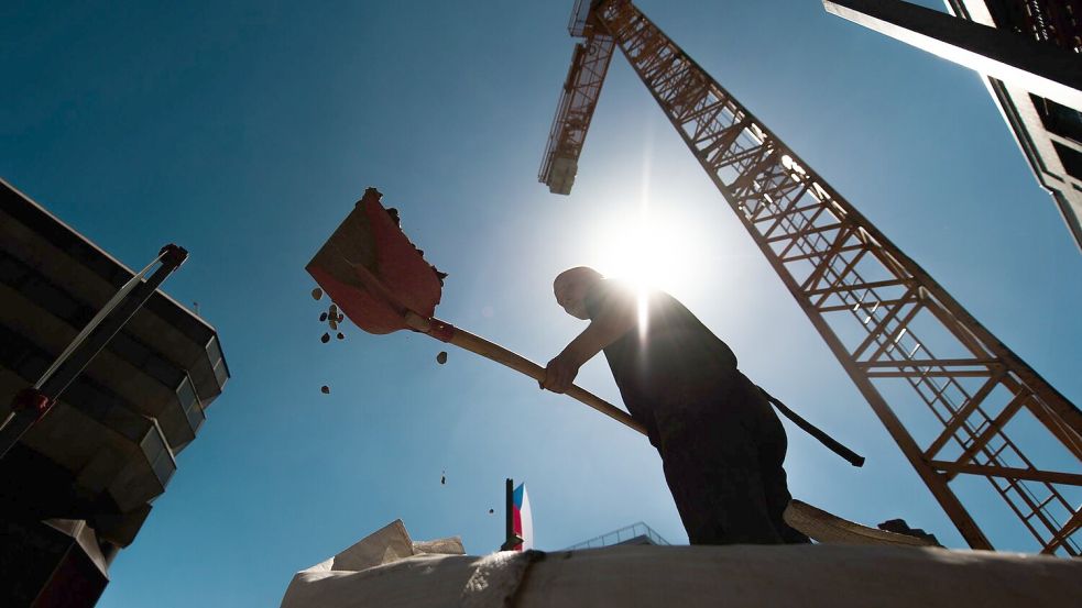 Ein eigenes Hitzegesetz für Beschäftigte gibt es in Deutschland bislang nicht. (Symbolbild) Foto: picture alliance/dpa